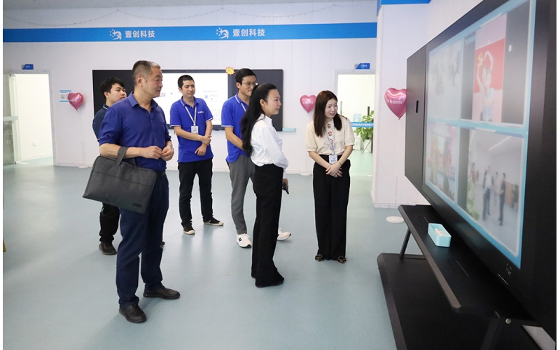 壹創快訊 - 豐城市政協主席、黨組書記張小平蒞臨壹創科技公司調研